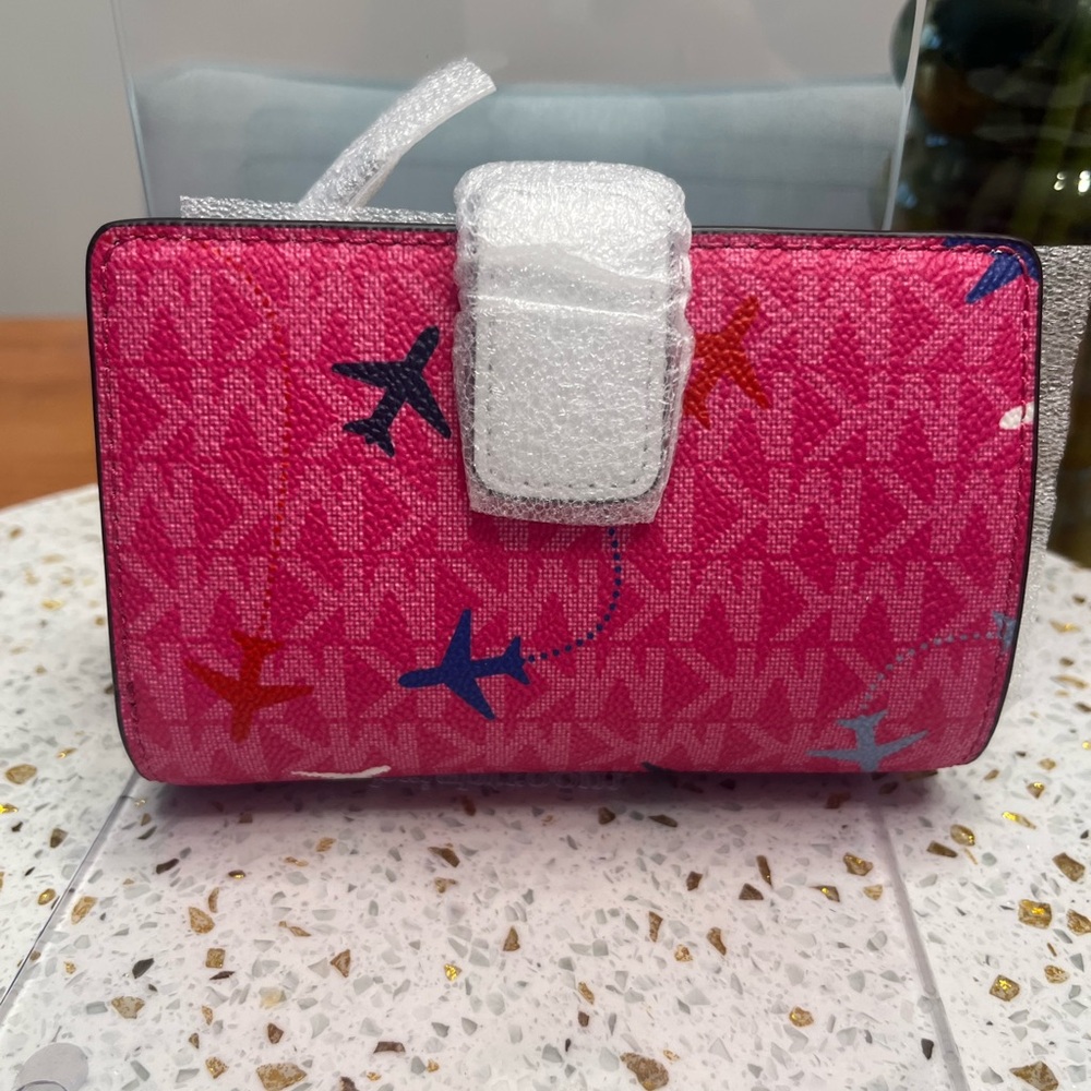 Michael Kors Jetset Pink Dragonfruit Wallet with Airplane Print - Picture 6 of 9